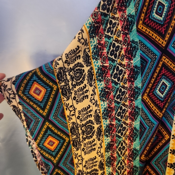 Boho Vibes Hem & Thread Aztec Kimono and Coordinating Necklace Set - Picture 8 of 10
